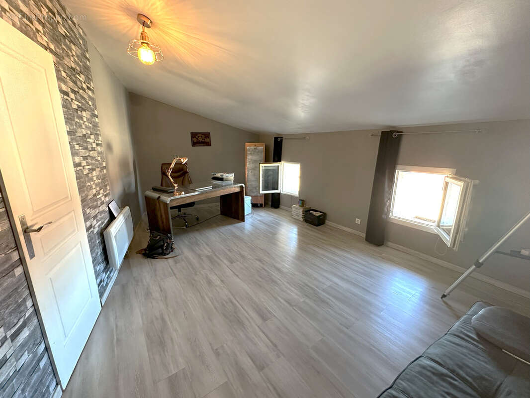 Maison à SAINTE-VALIERE