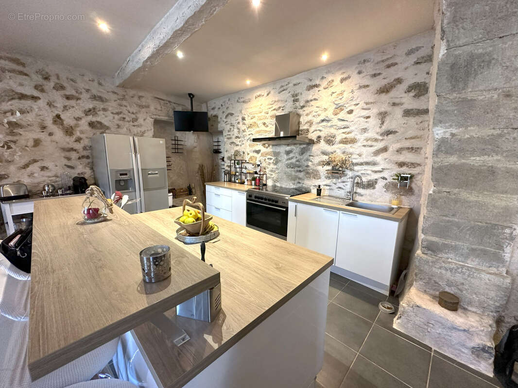 Maison à SAINTE-VALIERE