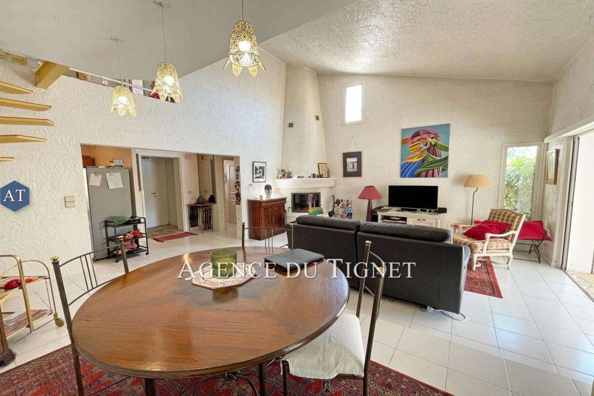 Maison à PEYMEINADE