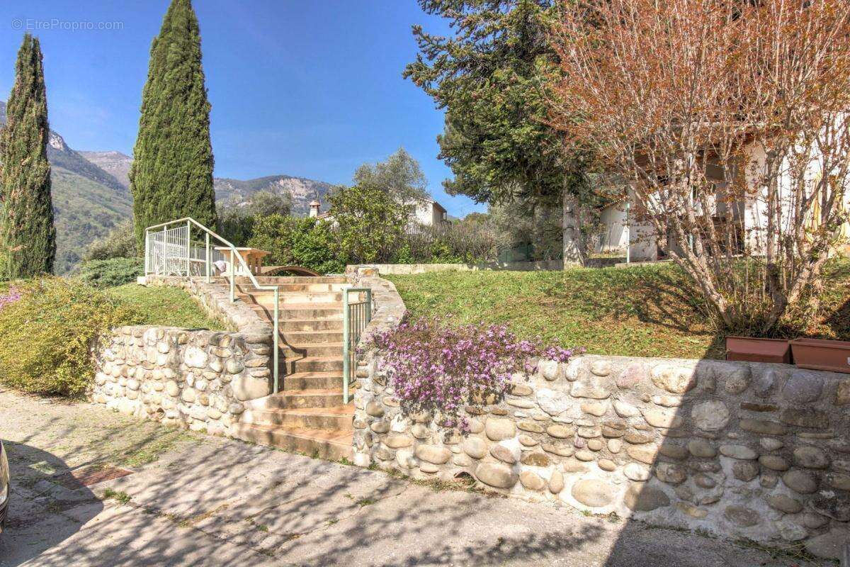 Maison à SAINT-MARTIN-DU-VAR