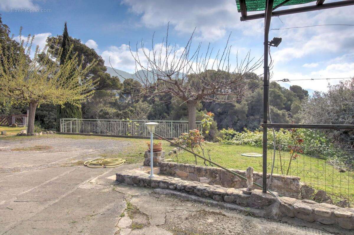 Maison à SAINT-MARTIN-DU-VAR