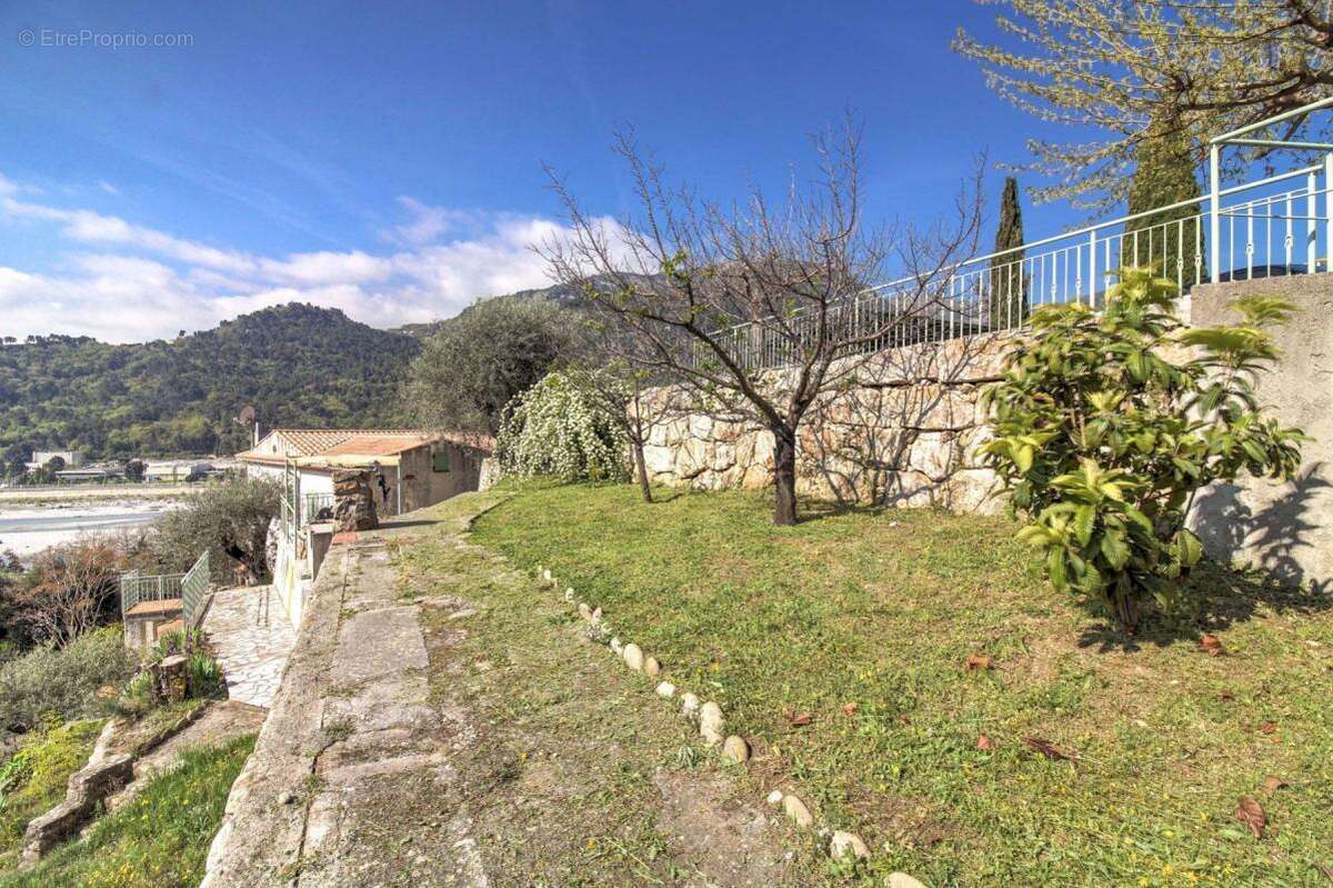 Maison à SAINT-MARTIN-DU-VAR