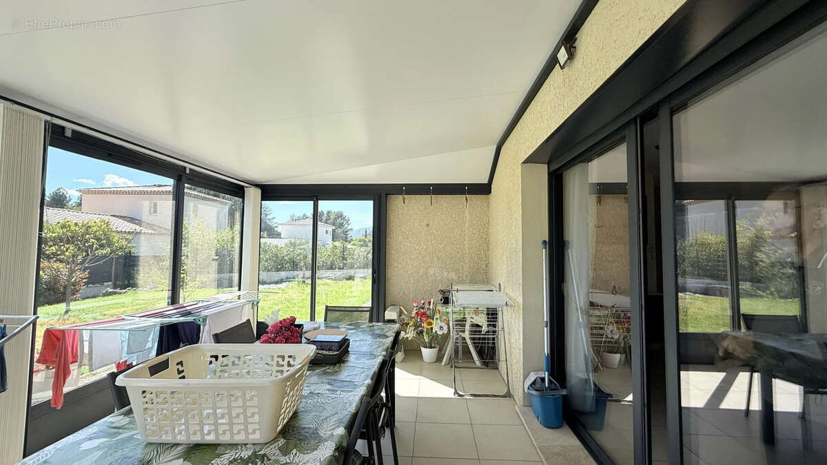 Maison à POURRIERES