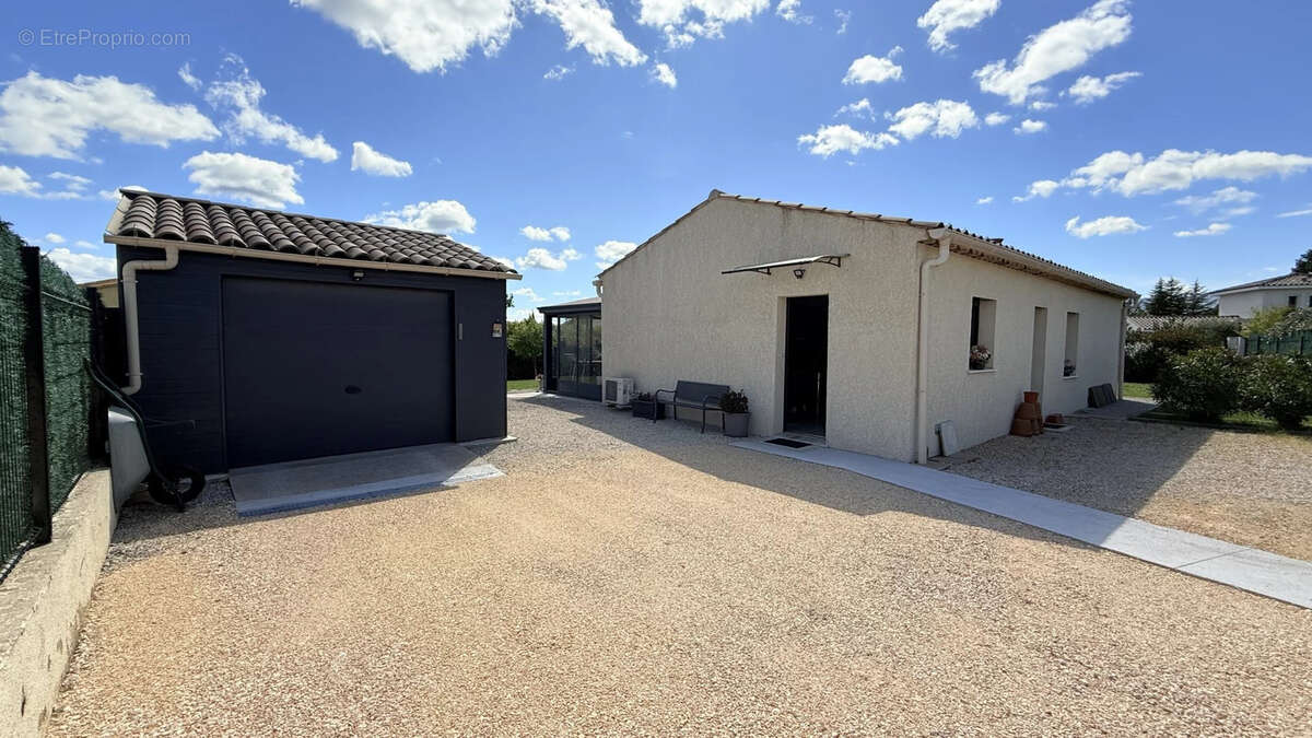 Maison à POURRIERES