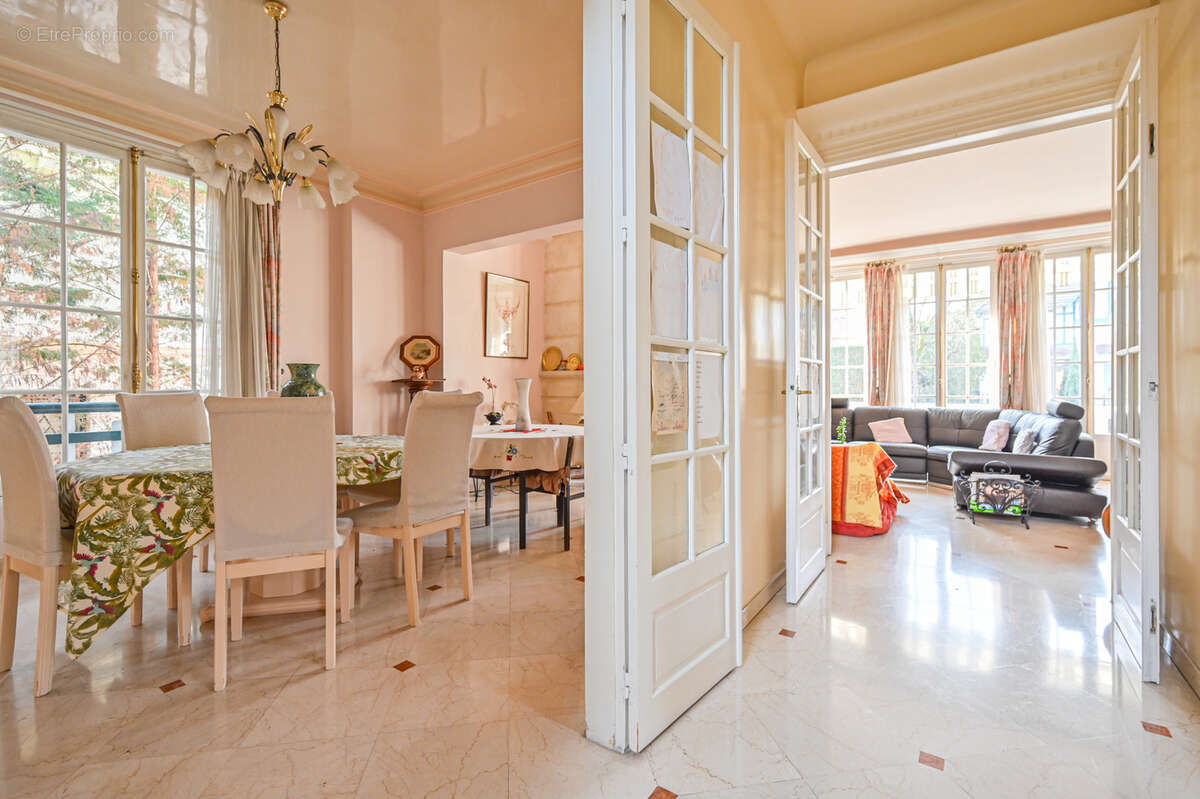 Maison à SAINT-MAUR-DES-FOSSES