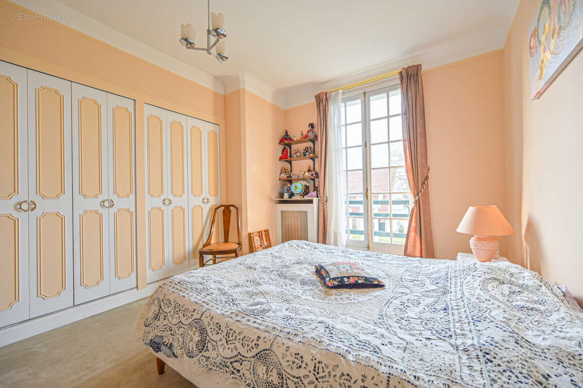 Maison à SAINT-MAUR-DES-FOSSES