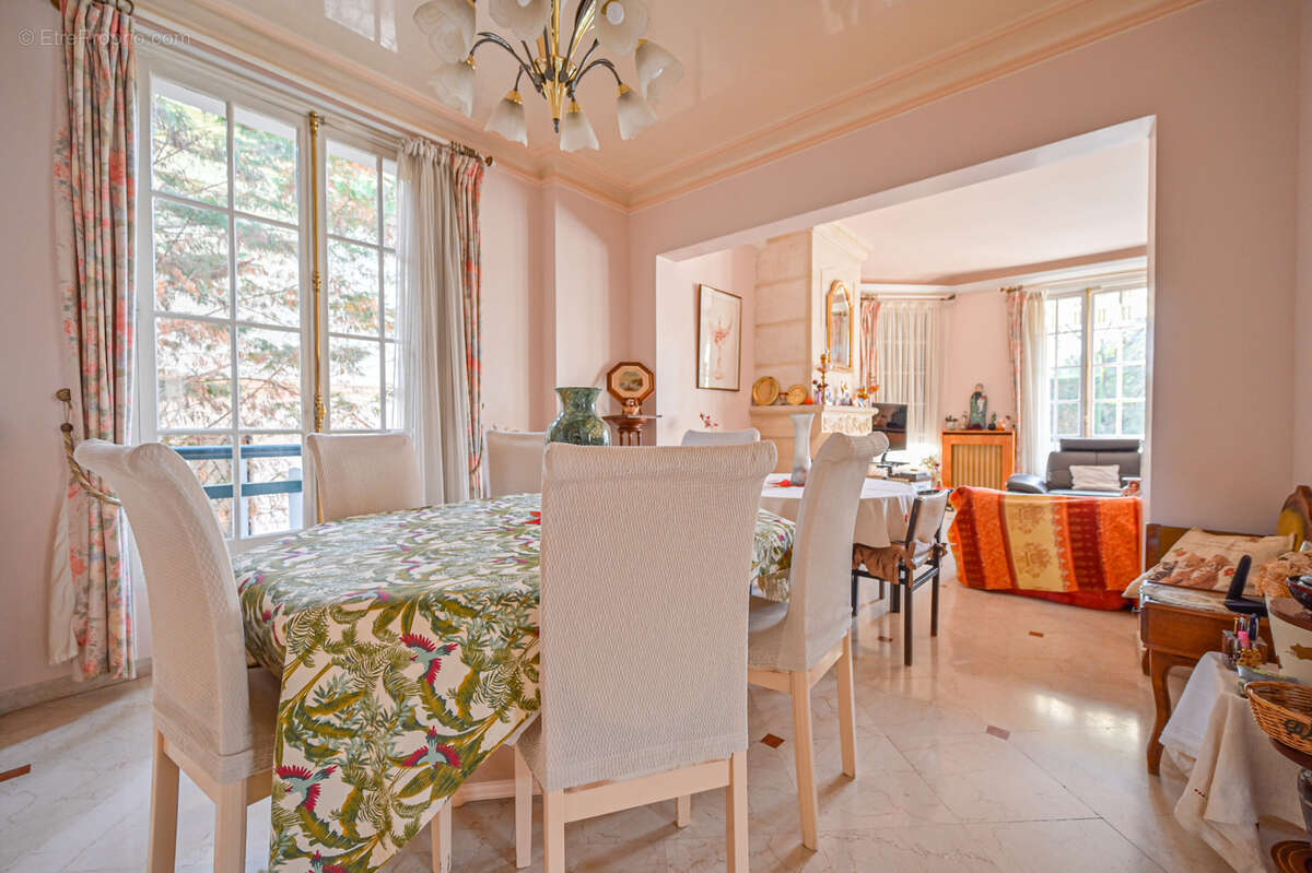 Maison à SAINT-MAUR-DES-FOSSES