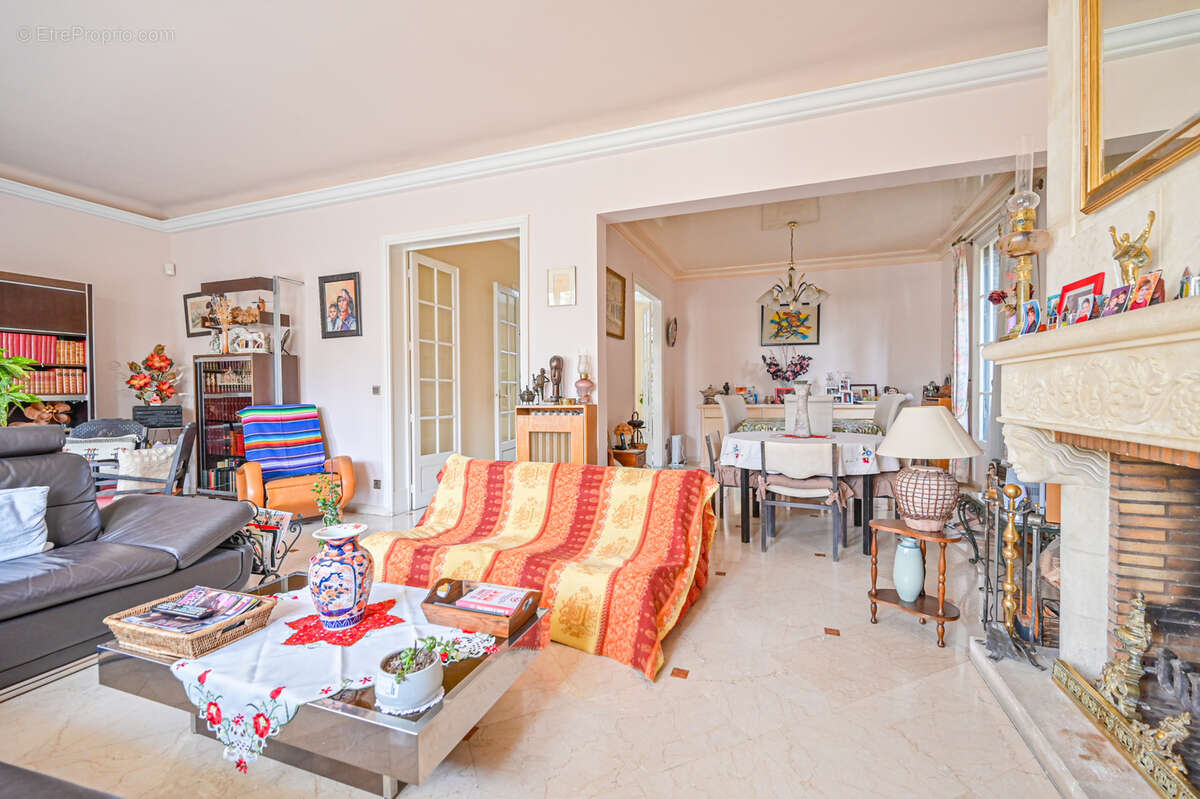 Maison à SAINT-MAUR-DES-FOSSES