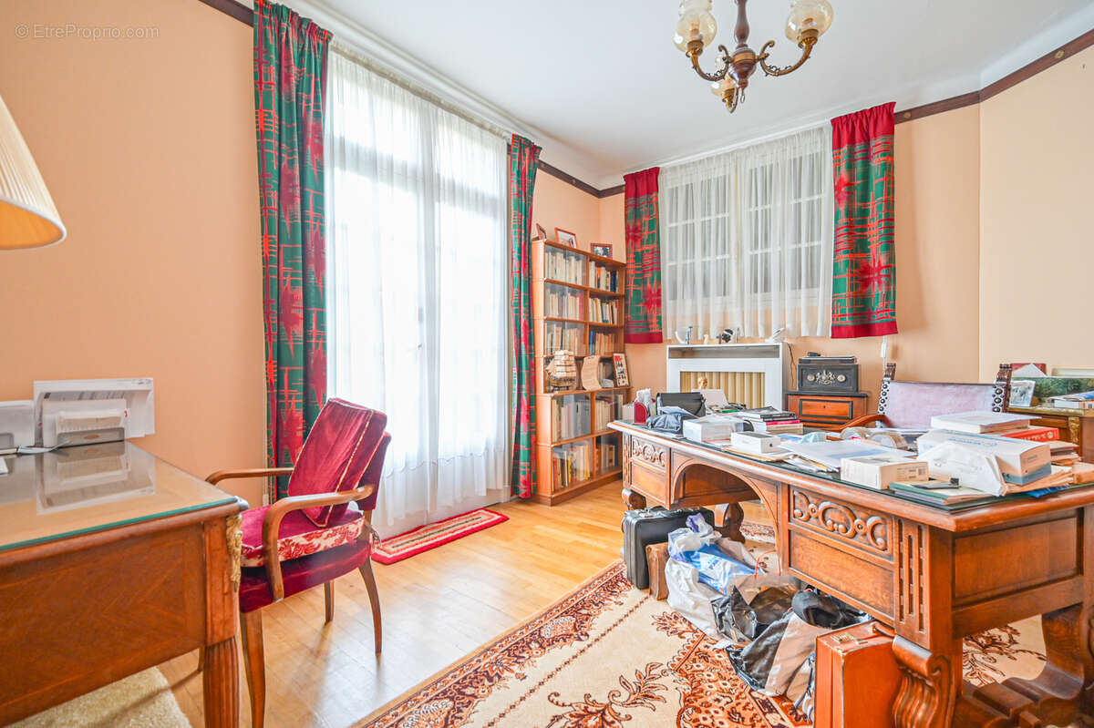 Maison à SAINT-MAUR-DES-FOSSES