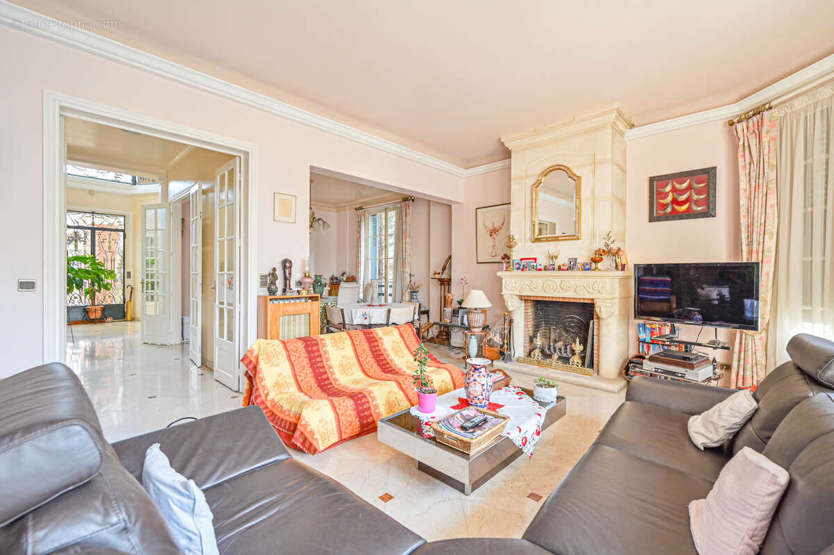 Maison à SAINT-MAUR-DES-FOSSES