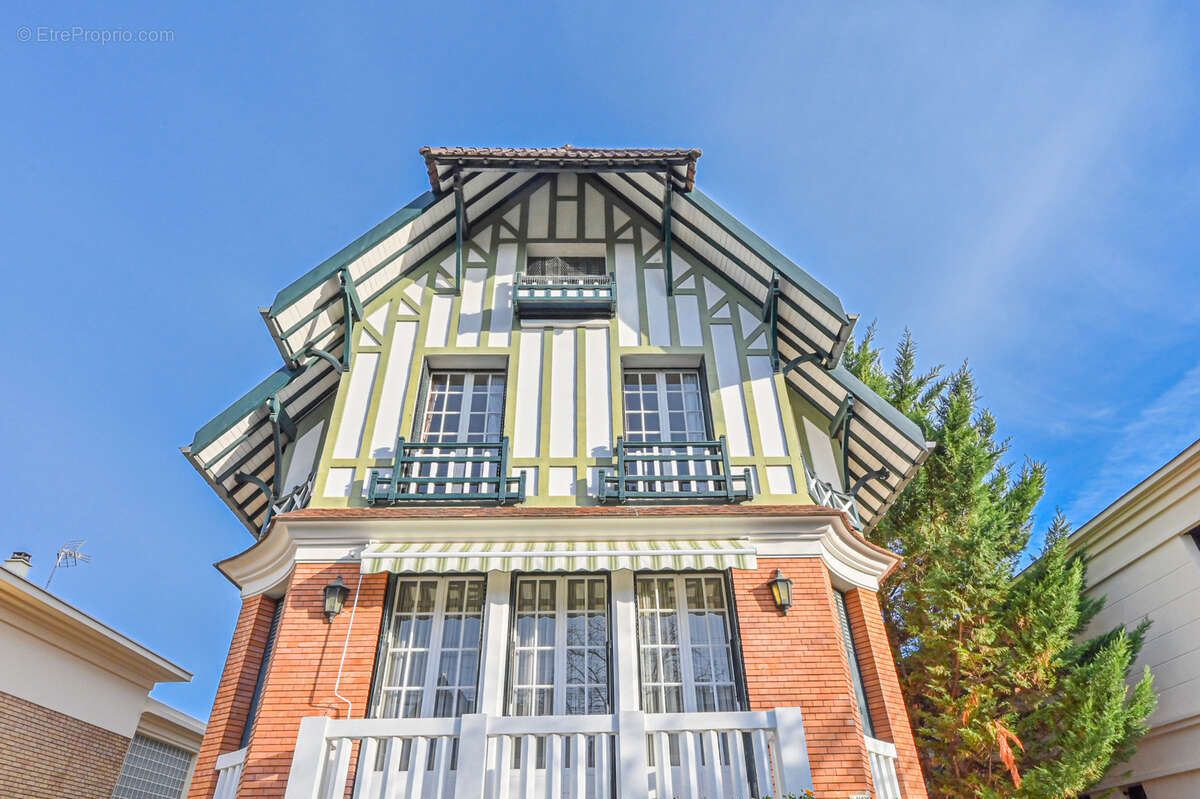 Maison à SAINT-MAUR-DES-FOSSES