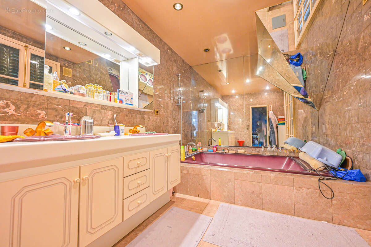 Maison à SAINT-MAUR-DES-FOSSES