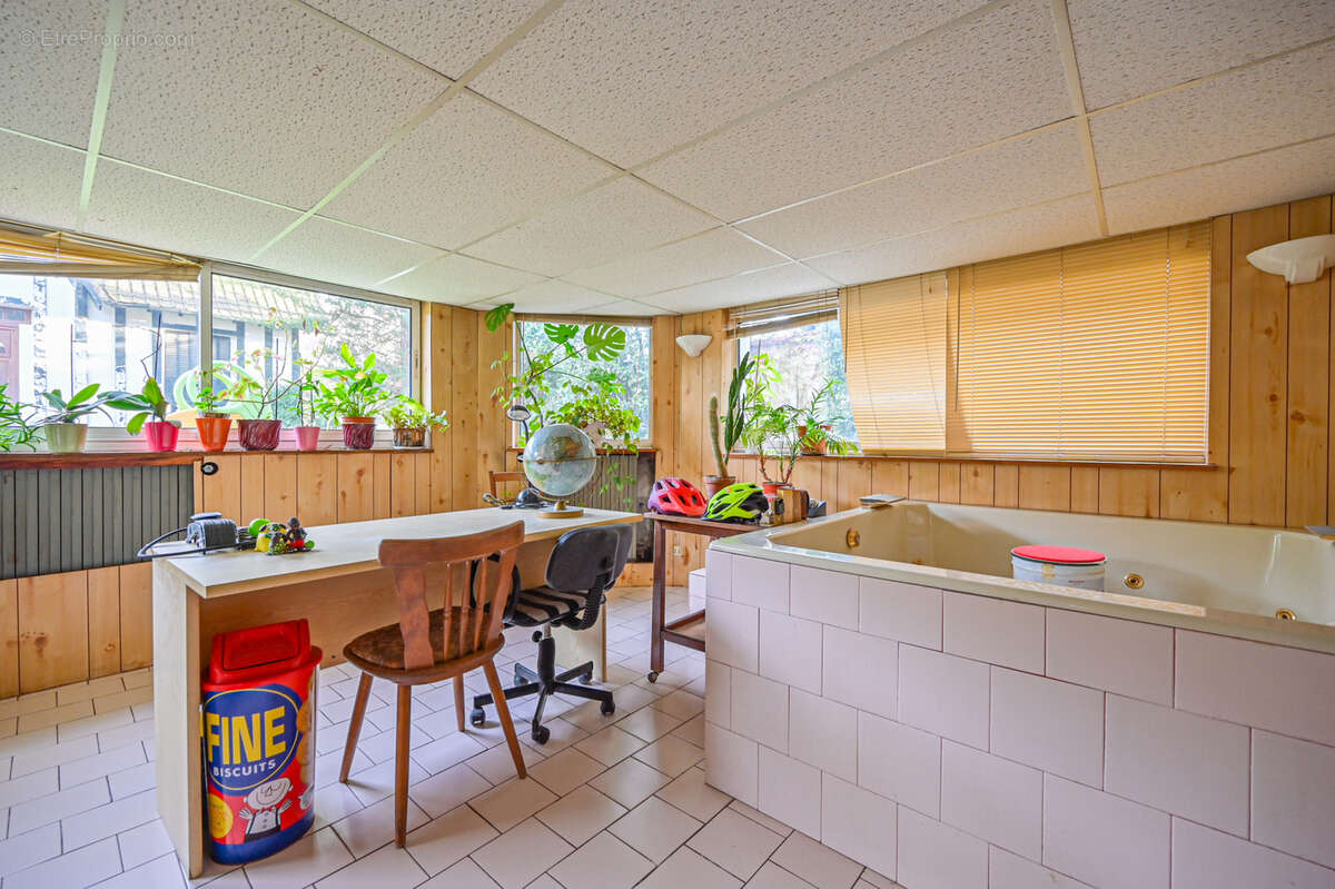 Maison à SAINT-MAUR-DES-FOSSES