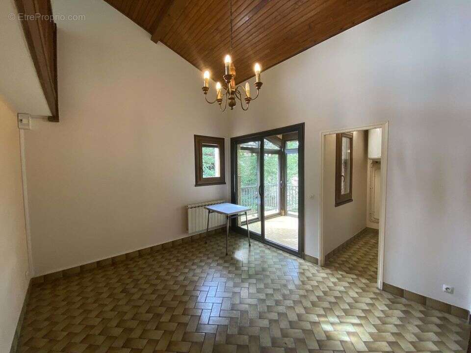 Appartement à CAZAUBON