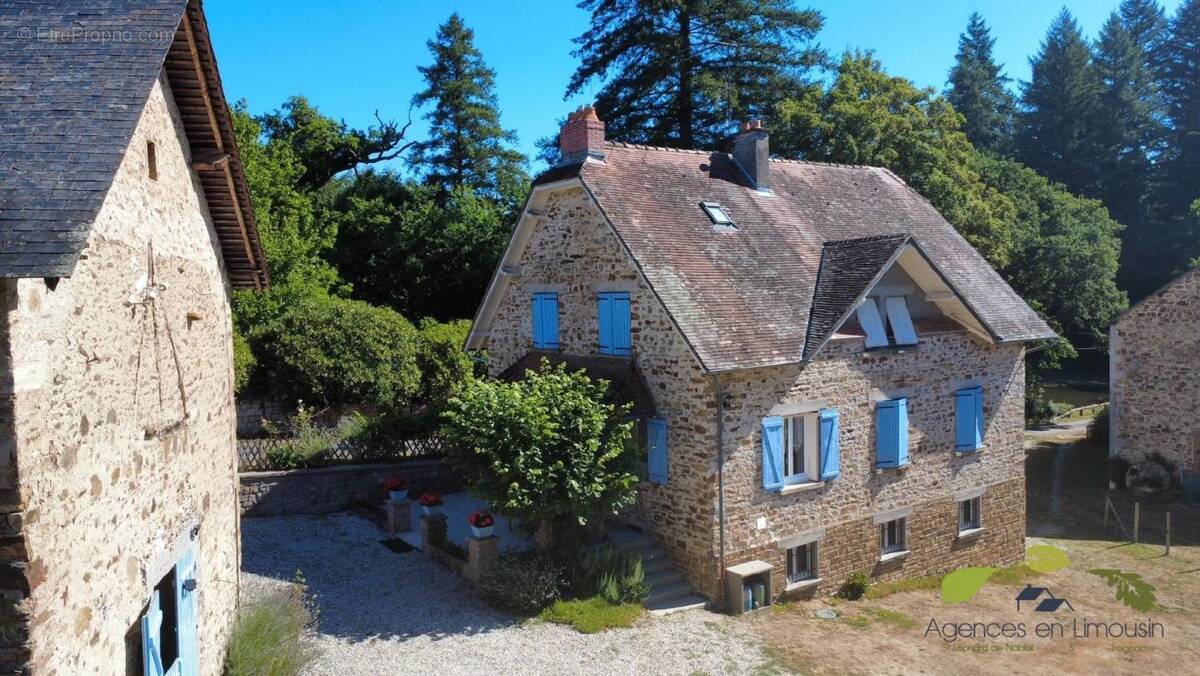 Maison à SAINT-VITTE-SUR-BRIANCE