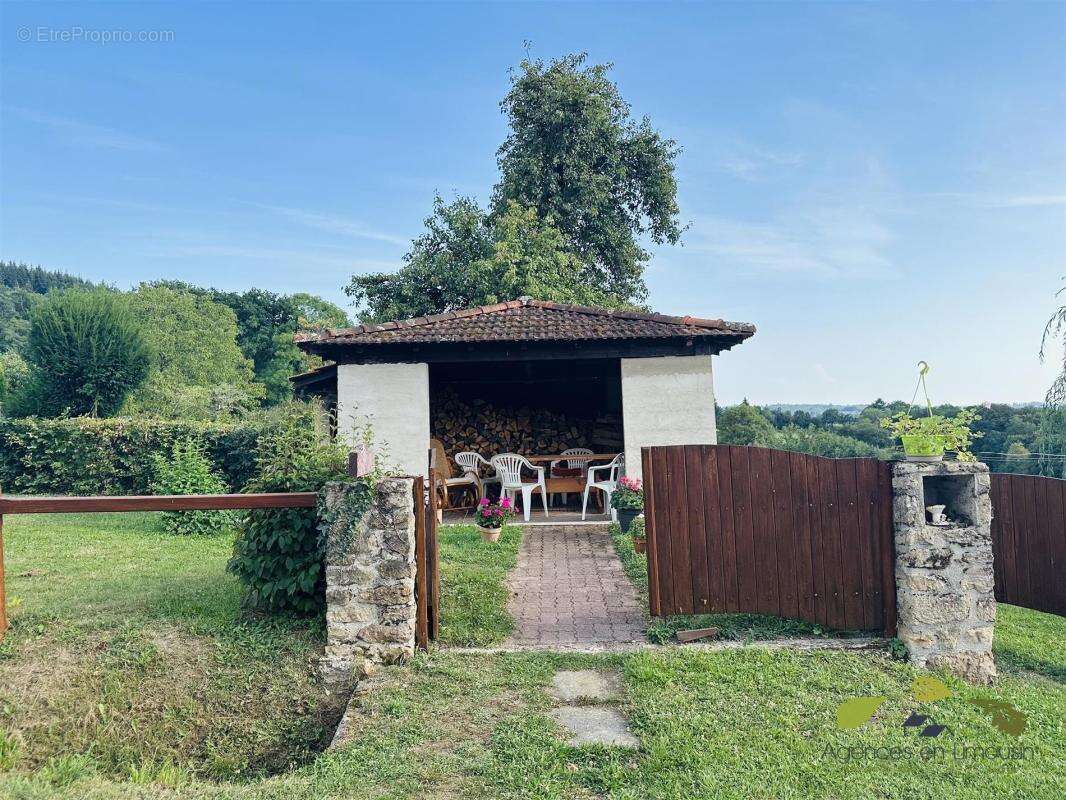 Maison à EYMOUTIERS