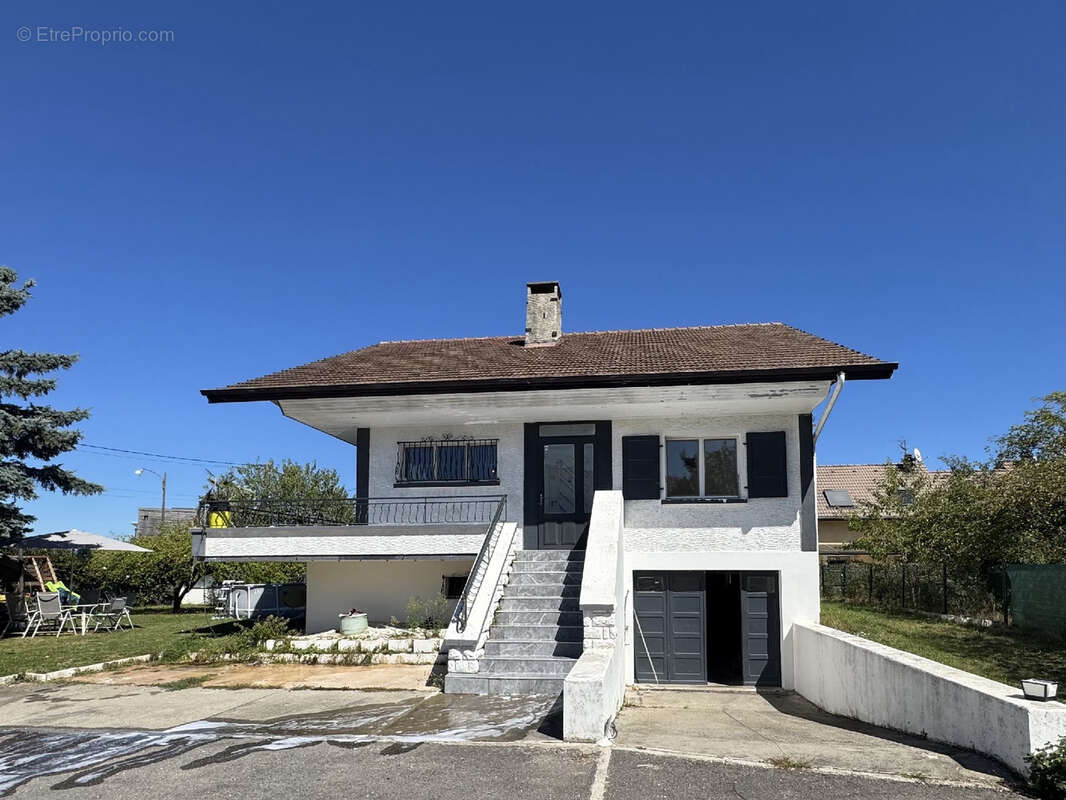 Maison à VETRAZ-MONTHOUX