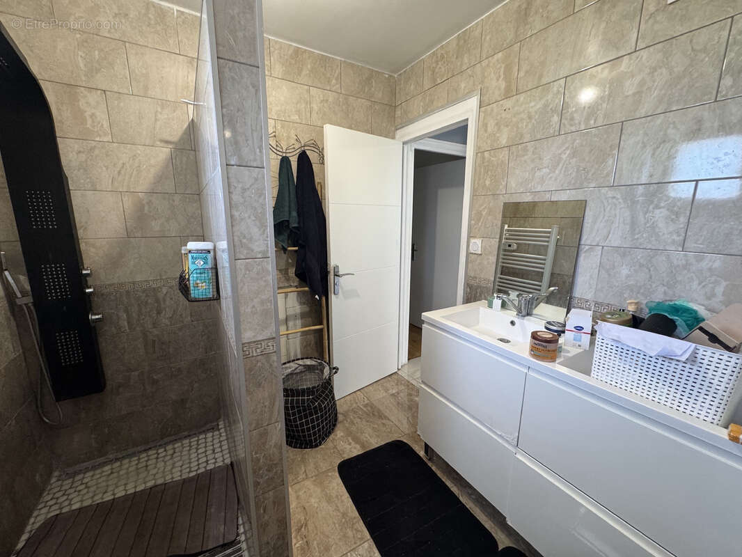 Maison à VETRAZ-MONTHOUX