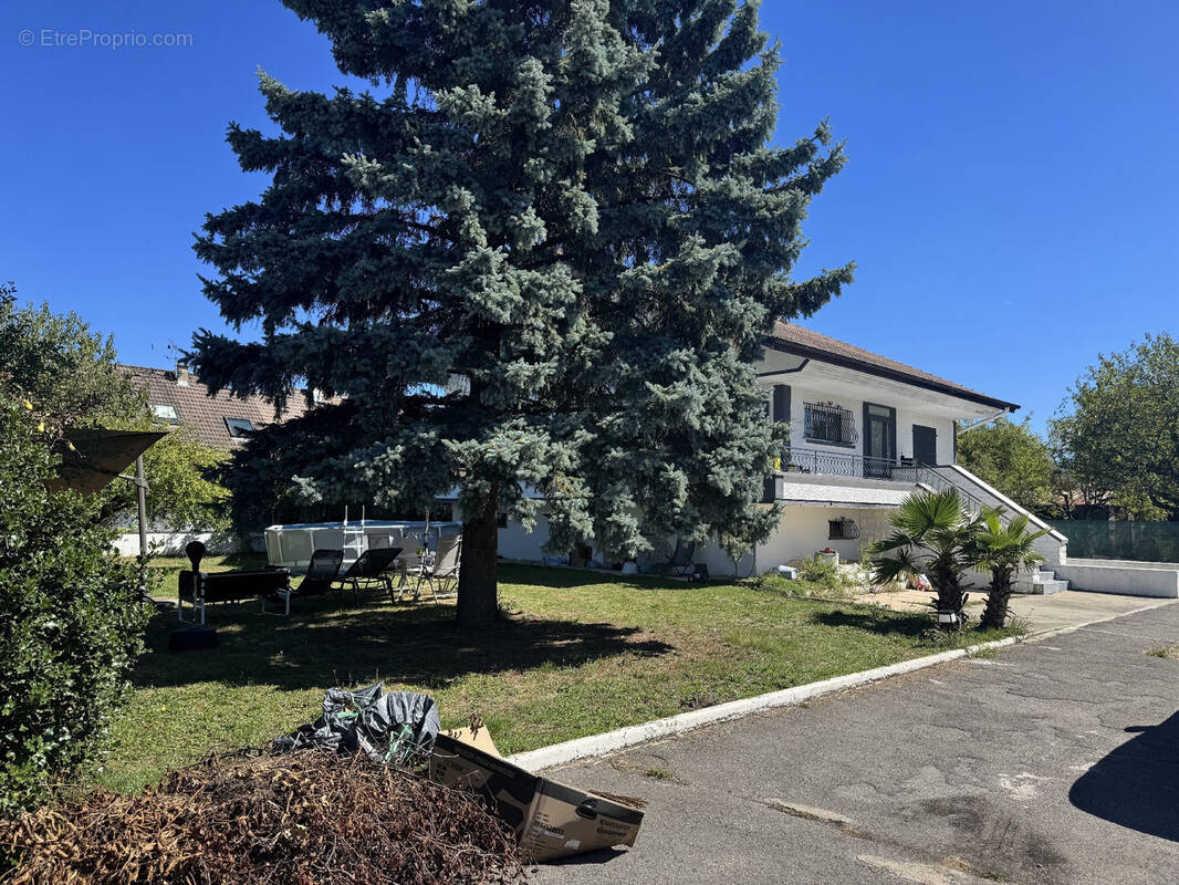 Maison à VETRAZ-MONTHOUX