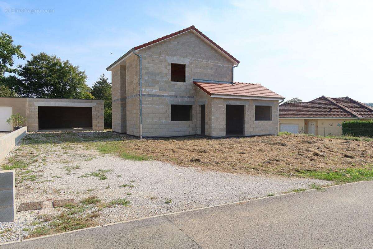 Maison à BERTHELANGE