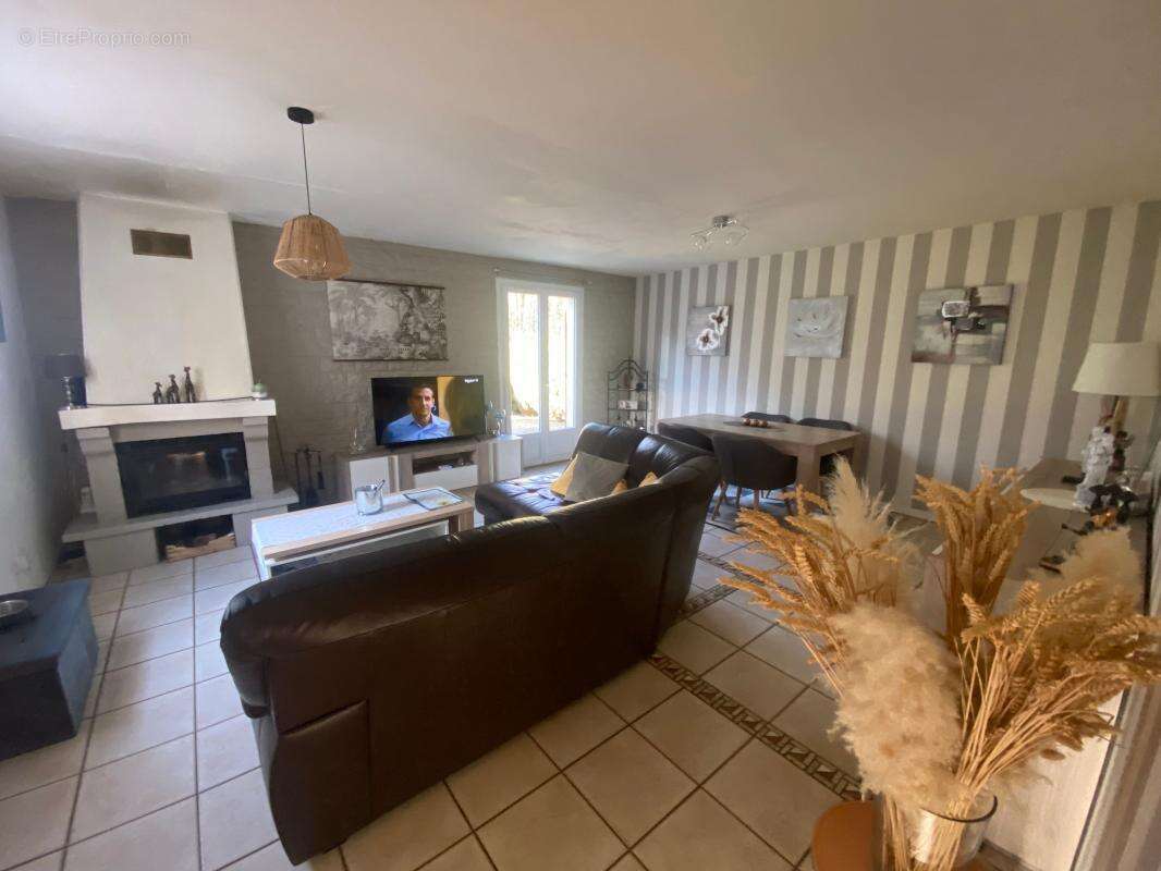 Maison à LES VENTES