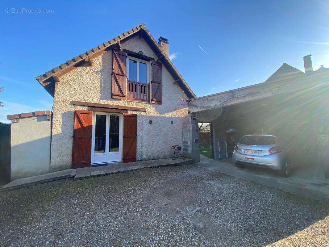 Maison à LES VENTES