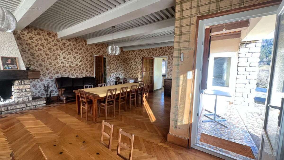 Appartement à ETALANS