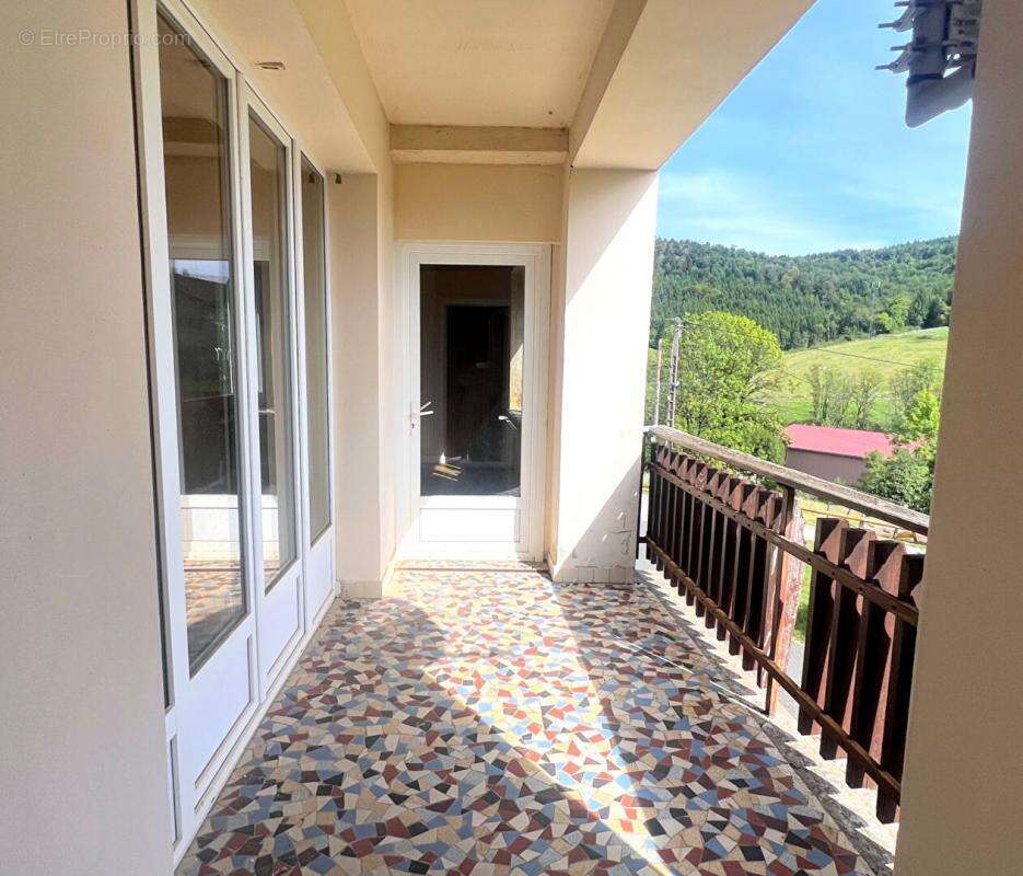 Appartement à ETALANS