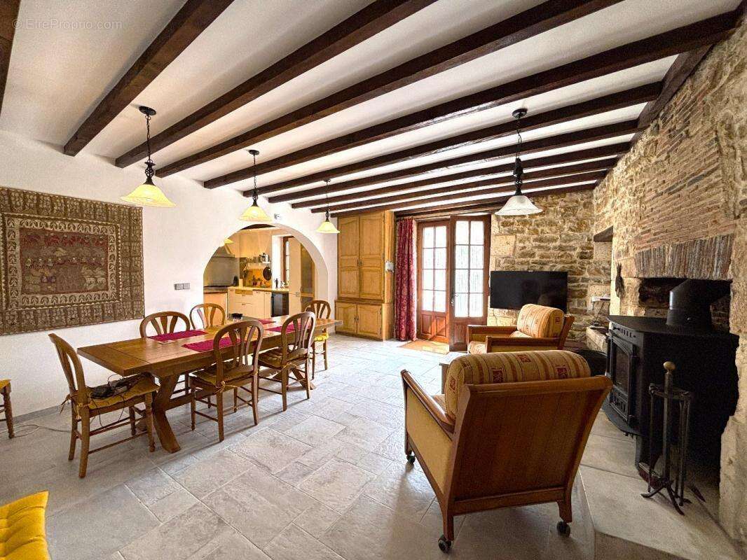 Maison à NANTEUIL-EN-VALLEE