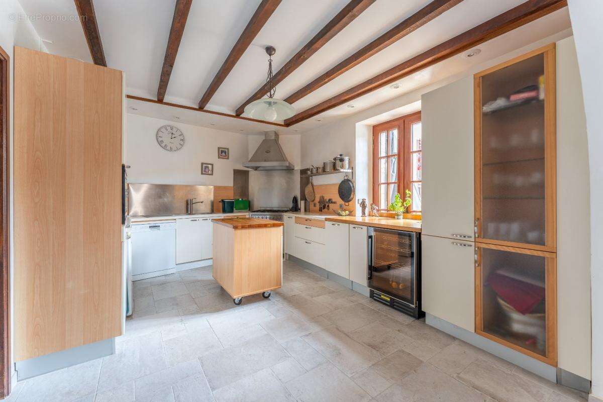 Maison à NANTEUIL-EN-VALLEE