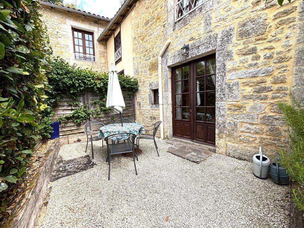 Maison à NANTEUIL-EN-VALLEE