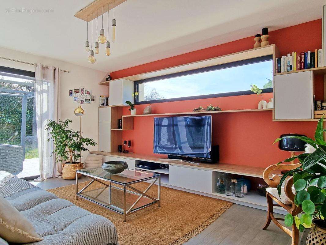 Maison à SAINT-HILAIRE-DE-BRETHMAS