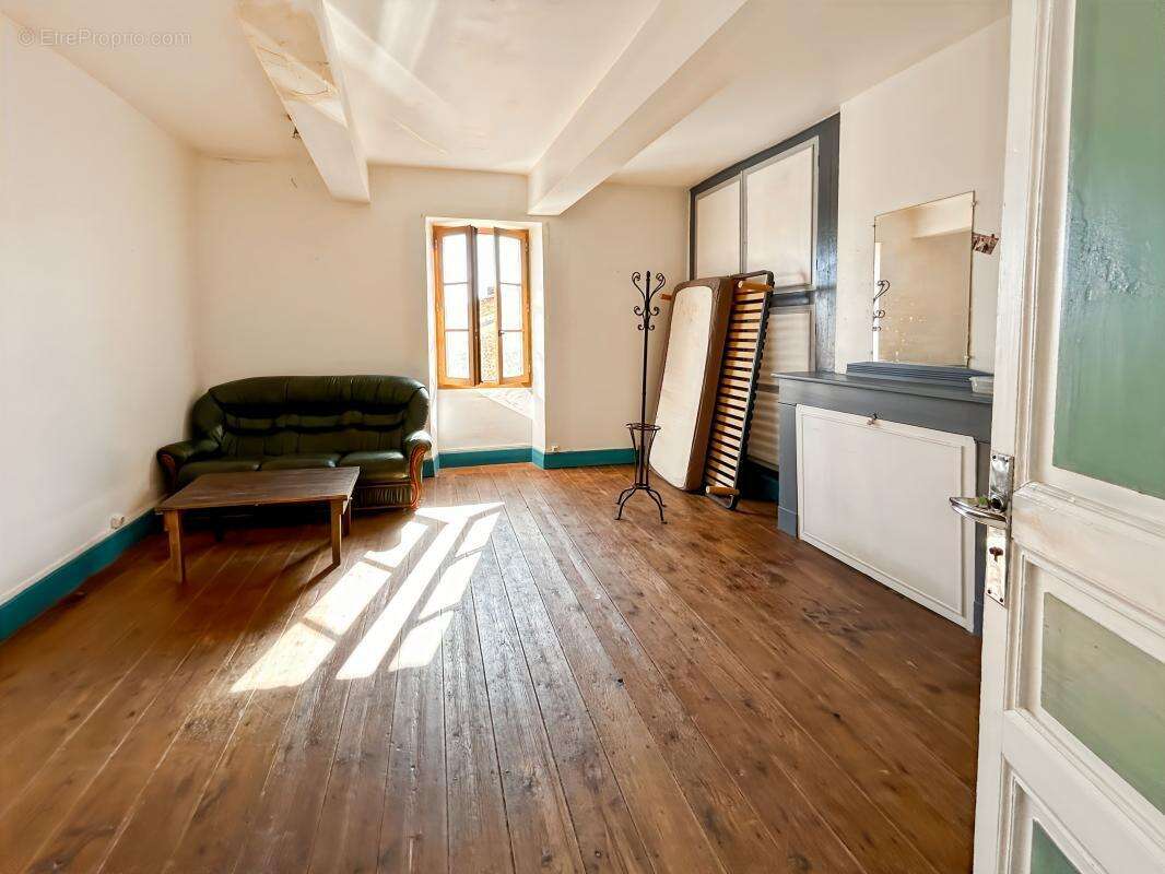 Maison à SAINT-CLAR