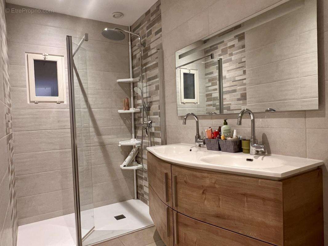 Maison à LE PERRIER