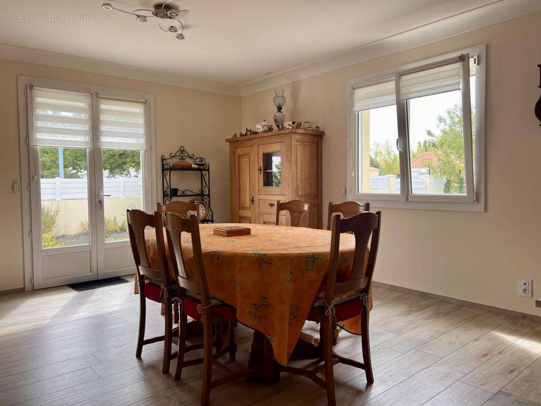 Maison à LE PERRIER