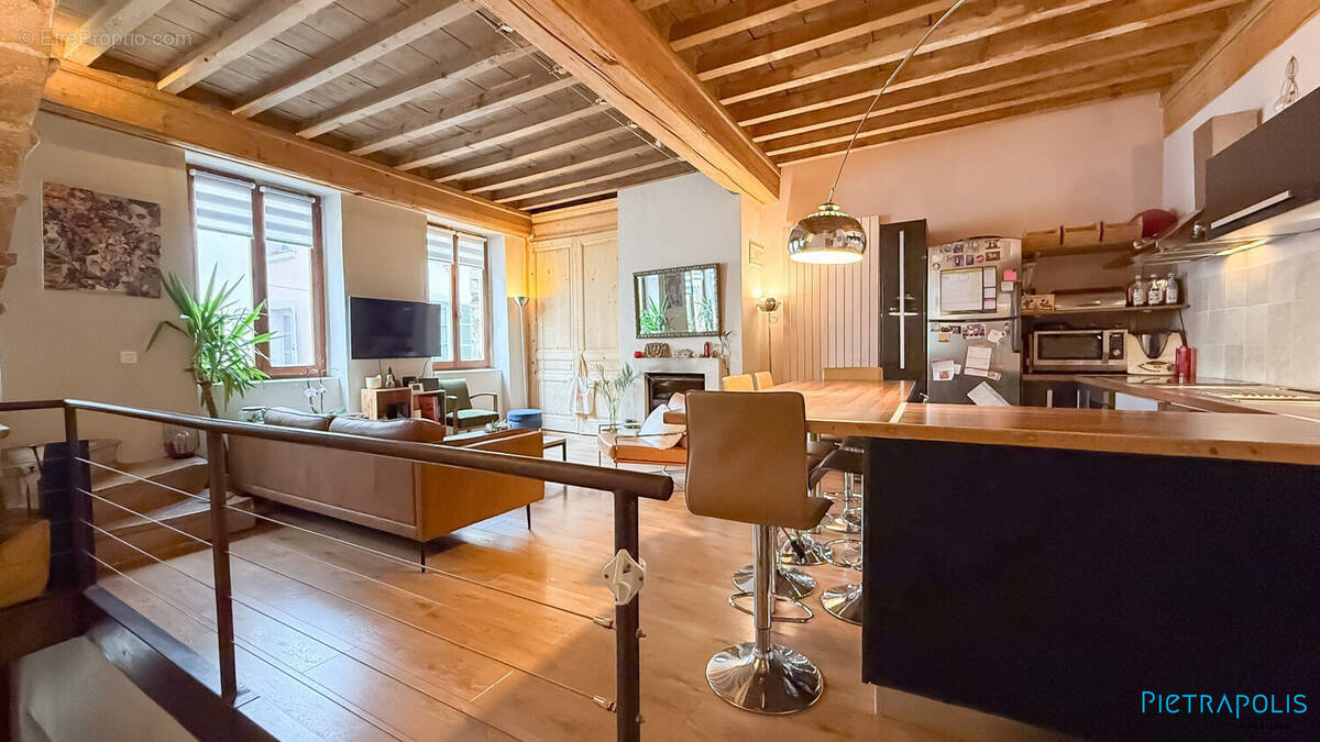 Maison à NEUVILLE-SUR-SAONE