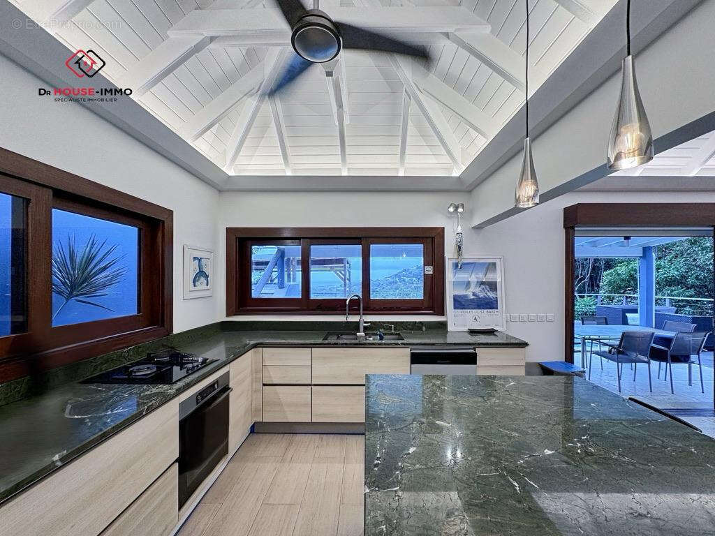 Maison à CAPESTERRE-BELLE-EAU