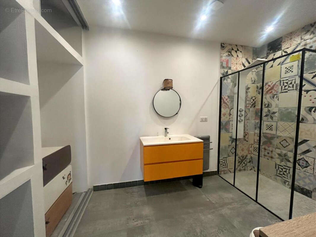 Appartement à MARSEILLE-7E
