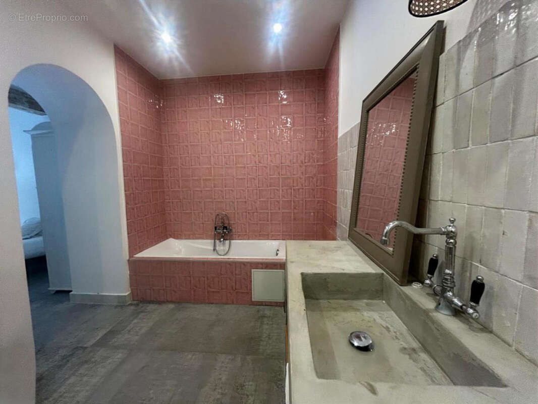 Appartement à MARSEILLE-7E