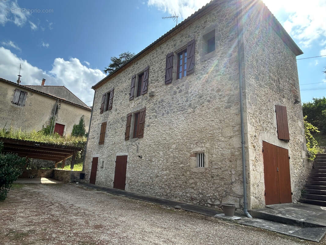 Maison à LAVARDAC