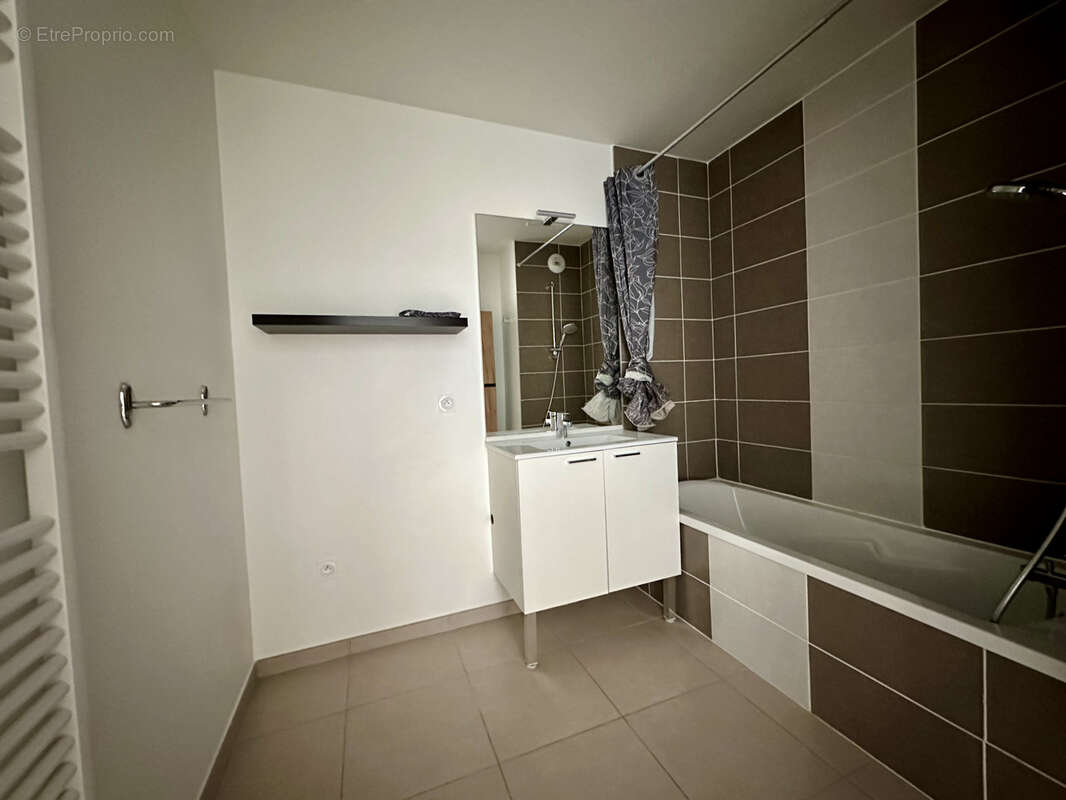 Appartement à SAINT-MARTIN-D&#039;HERES