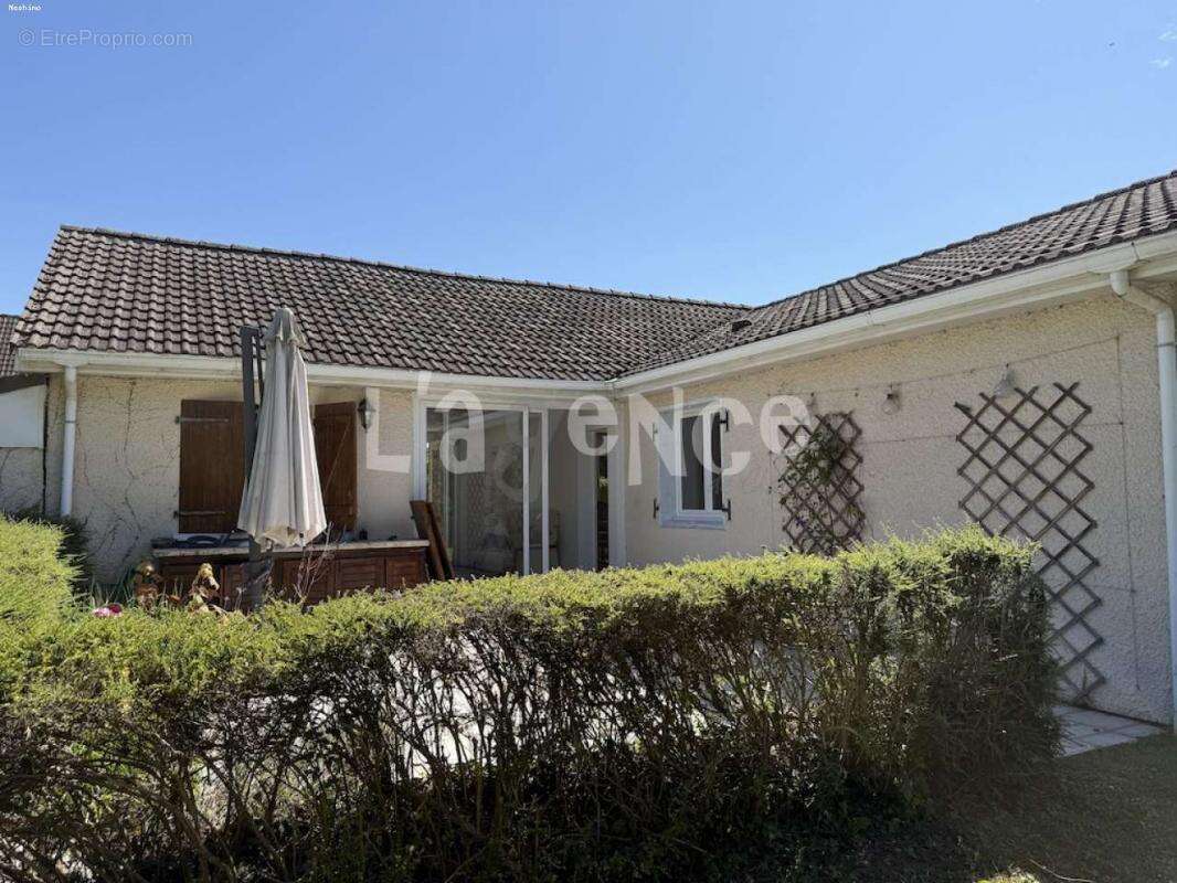 Maison à CLAYE-SOUILLY