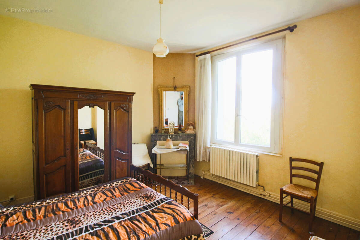 Maison à PUY-L&#039;EVEQUE