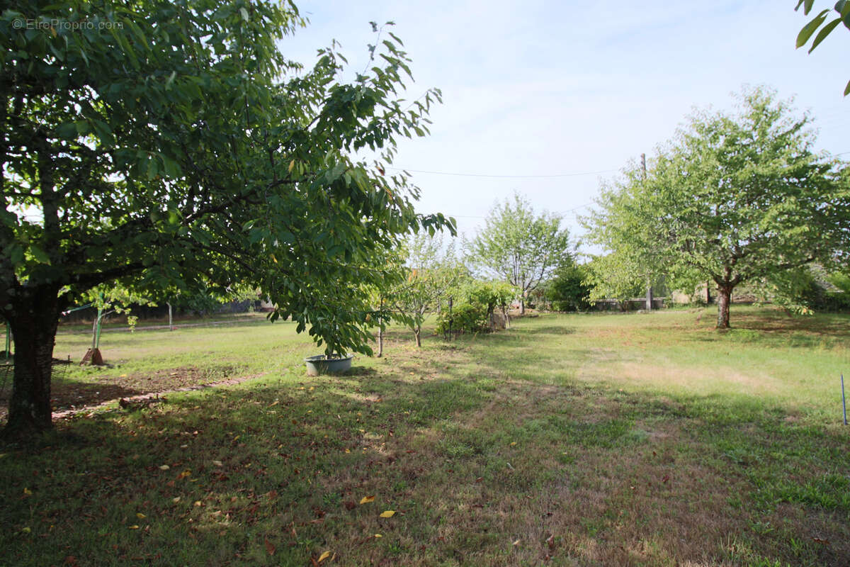 Maison à PUY-L&#039;EVEQUE