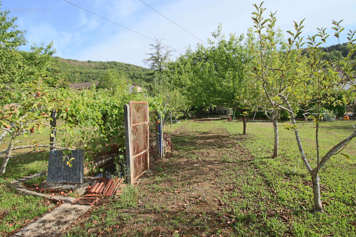 Maison à PUY-L&#039;EVEQUE
