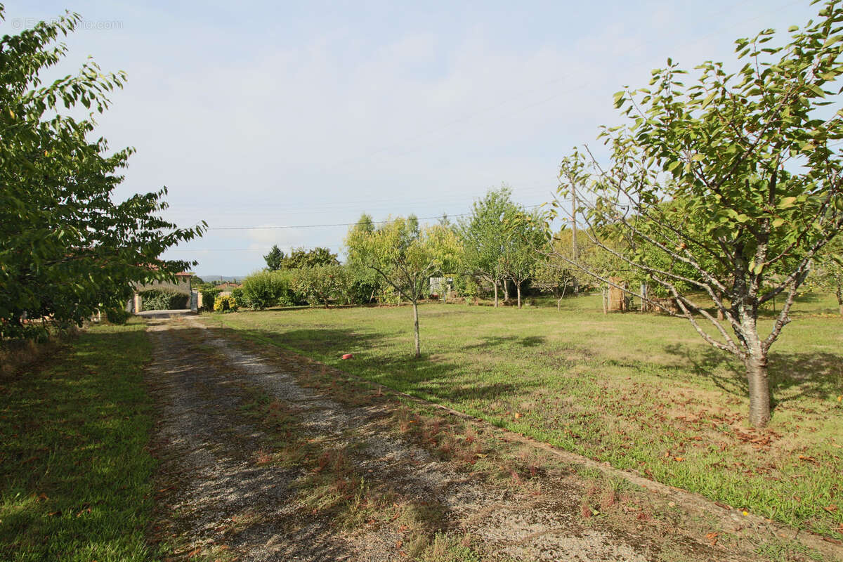 Maison à PUY-L&#039;EVEQUE