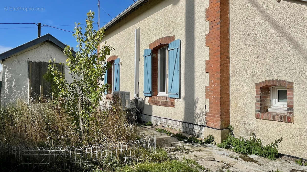 Maison à LE FIDELAIRE