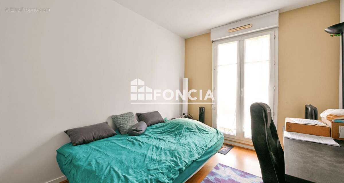 Appartement à VOISINS-LE-BRETONNEUX