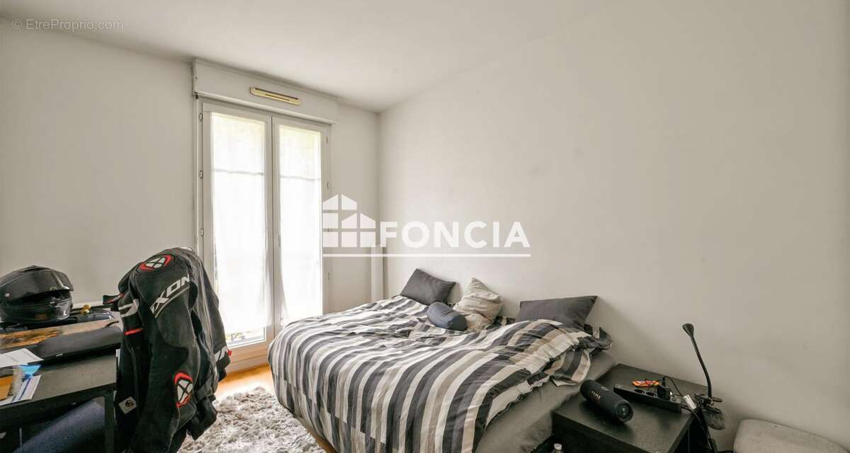 Appartement à VOISINS-LE-BRETONNEUX