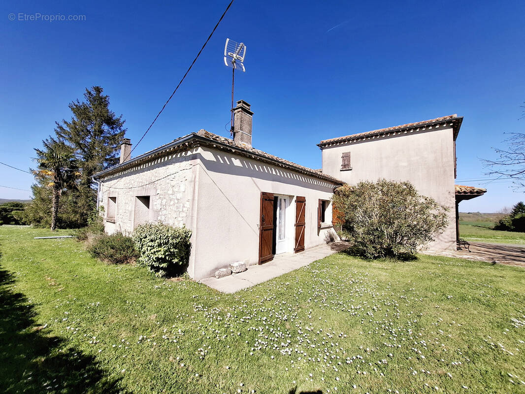 Maison à LAROQUE-TIMBAUT